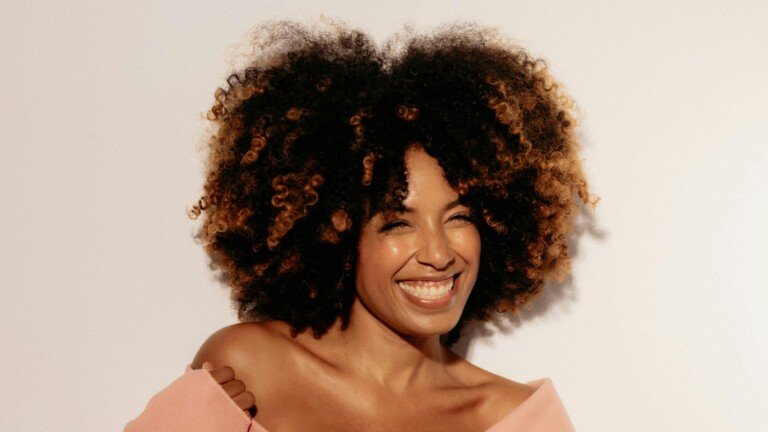 black woman with beautiful hari